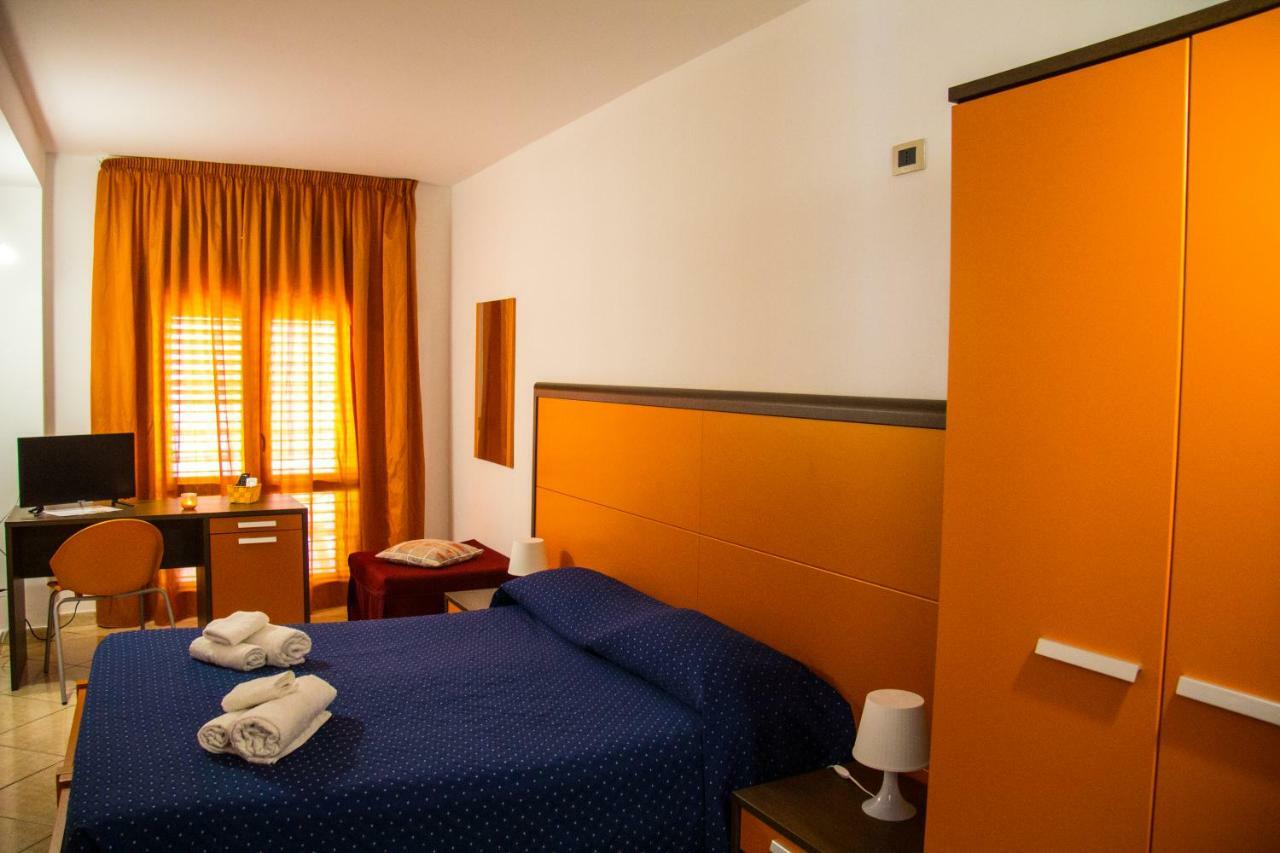La Maddalena Bed & Breakfast อาโวลา ภายนอก รูปภาพ